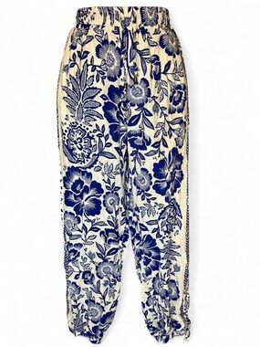 Rachel Zoe White and Blue Floral Cropped Drawstring Pants Vacation Resortwear